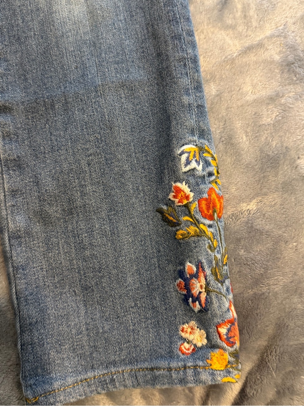 Driftwood Kelly Embroidered Floral Jeans Size 28 Bootcut Boho Stretch - Picture 8 of 14